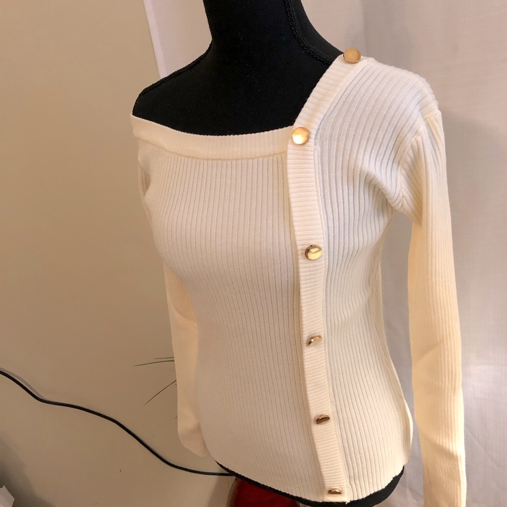 Off Shoulder Button Design Rib Knit Sweater Size Small - Picture 4 of 5